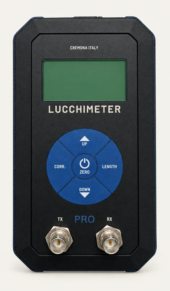LucchiMeter PRO, vista frontale con tastiera blu